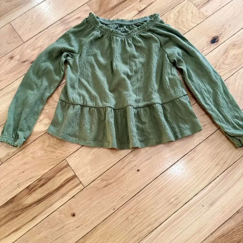Carter's Girls Long Sleeve Peplum Top Size 5/5A Green Ruffle Hem
